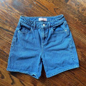 Vintage Guess denim shorts in amazing condition / pre-owned